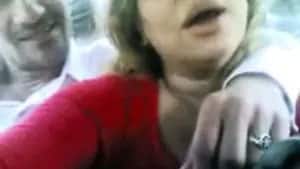 ماسكين قحبة يتحرشون فيها في السيارة — سكس عربي